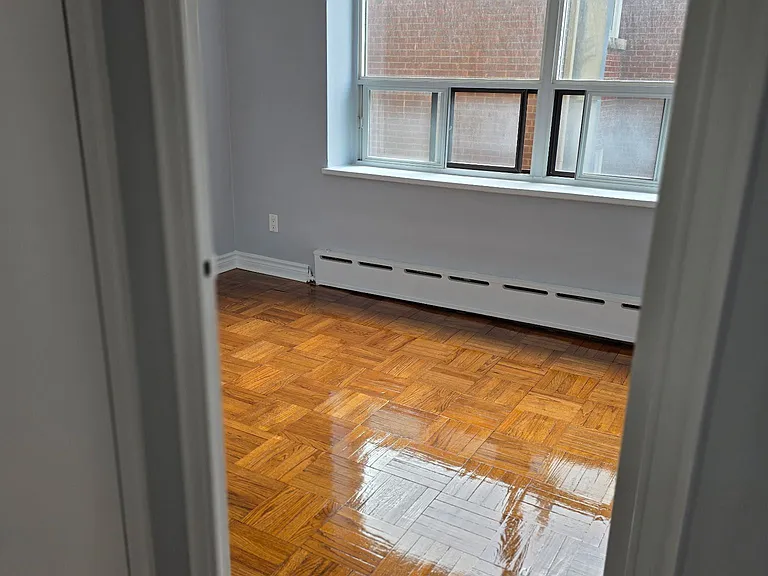 392 Jane St #204 — Photo 8
