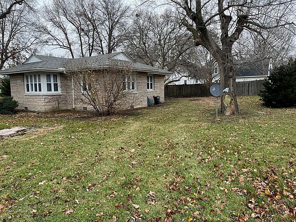 2nd image of 301 E Daggy St