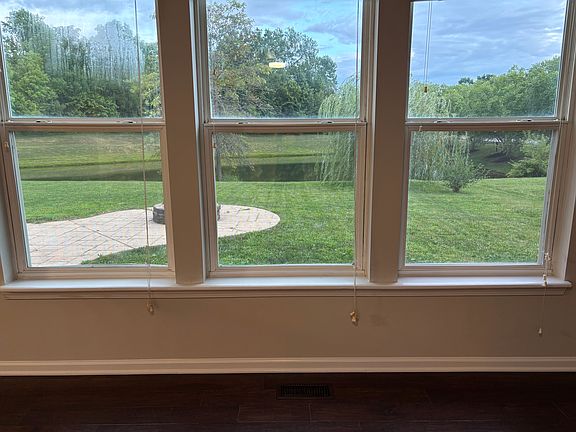 5th image of 5895 Mill Oak Dr