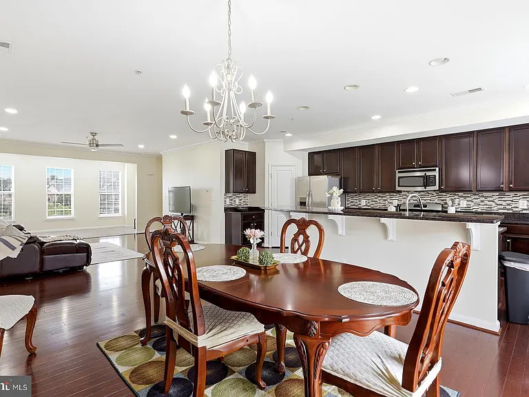 7931 Crescent Park Dr — Photo 8