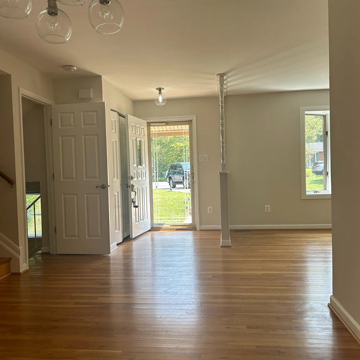 5 bed, 2.5 bath, 2175 sqft, $3,600 — Photo 3
