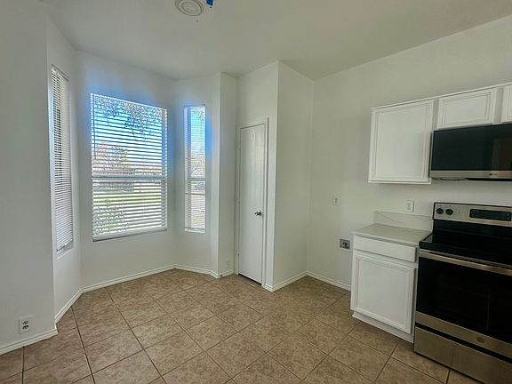 5th image of 2644 Van Buren Dr #2644