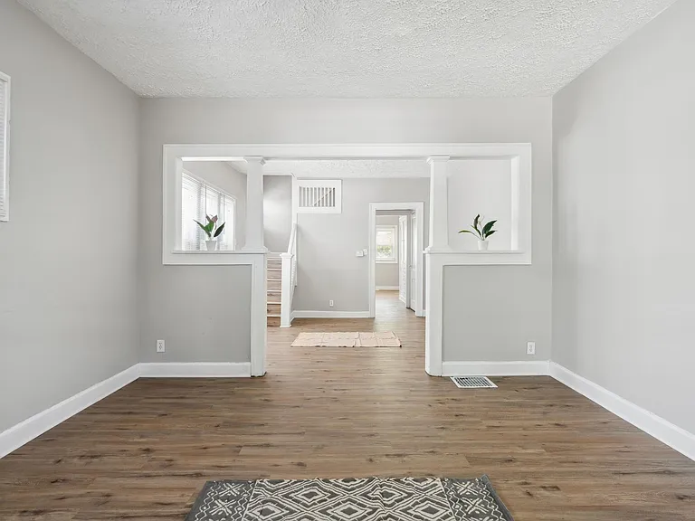 619 N Gray St — Photo 13