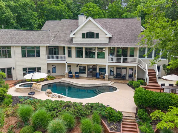 2541 Club Dr, Greensboro, GA 30642