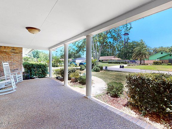 5th image of 2206 GLENCOE Drive