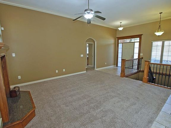 4th image of 128 S Onewood Cir