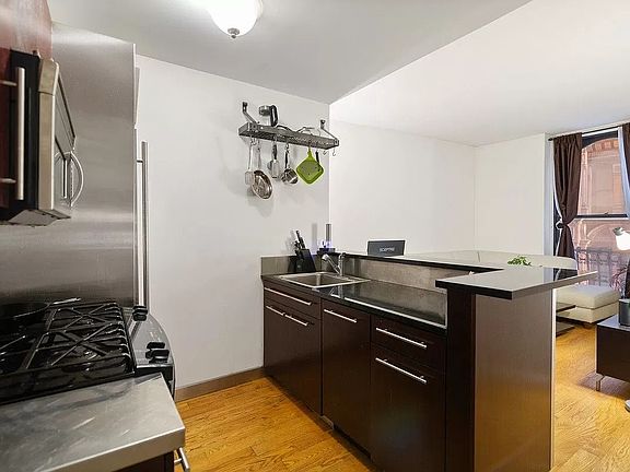 5th image of 150 Nassau St APT 5A