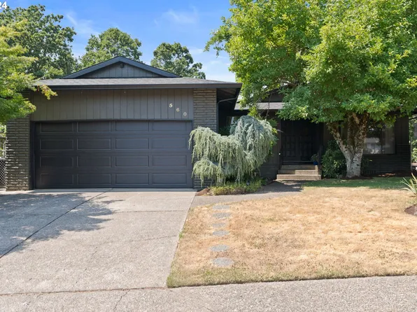 560 Collins Crest St, Gladstone, OR 97027