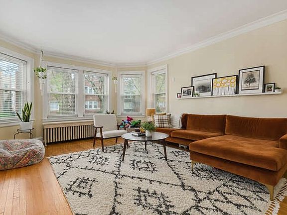 4th image of 5912 N Campbell Ave