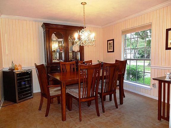 3rd image of 16415 Shady Elms Dr
