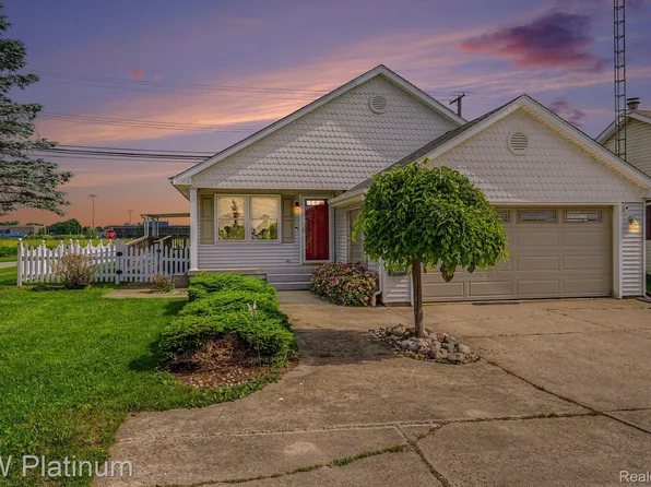 2688 W Genesee St, Lapeer, MI 48446
