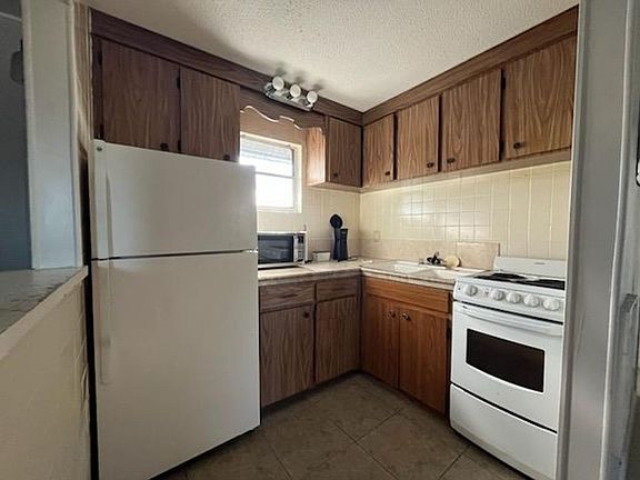 5th image of 2210 Thonotosassa Rd APT 6