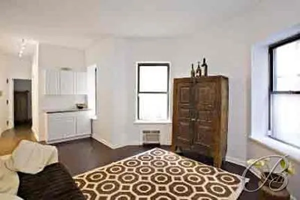 Rented by Bellmarc Realty | media 33