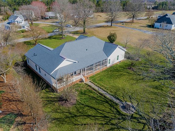 3rd image of 441 Mollys Way