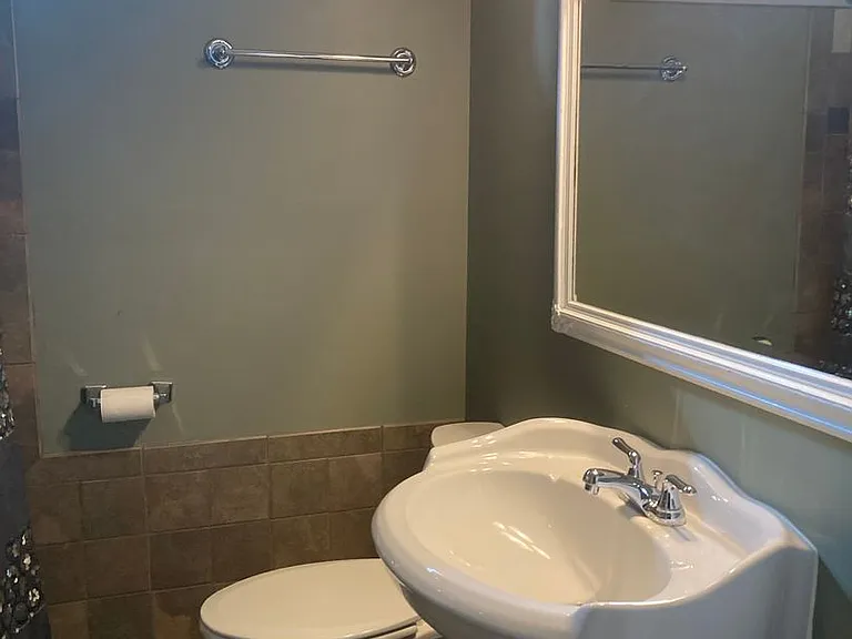 4024 N Haight Ave — Photo 5