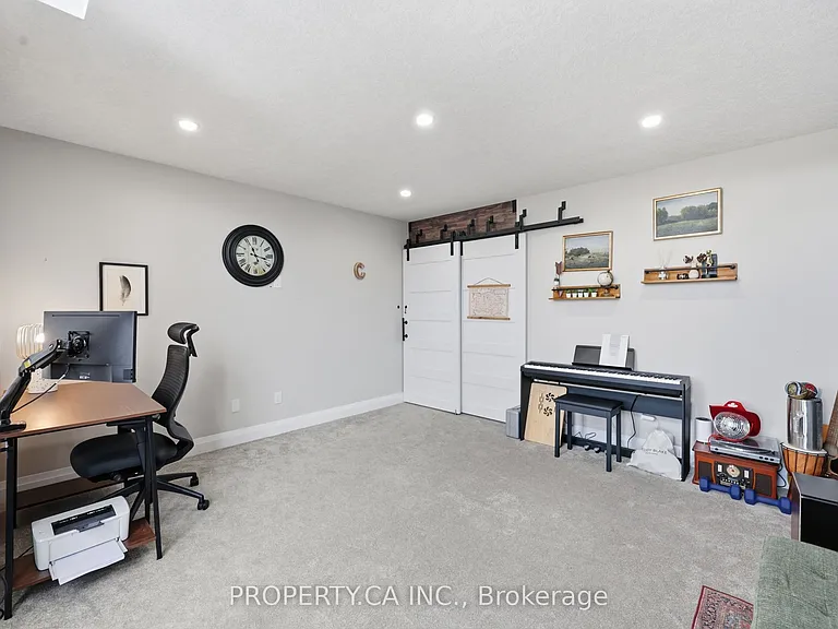 629 Wild Rye St W — Photo 37