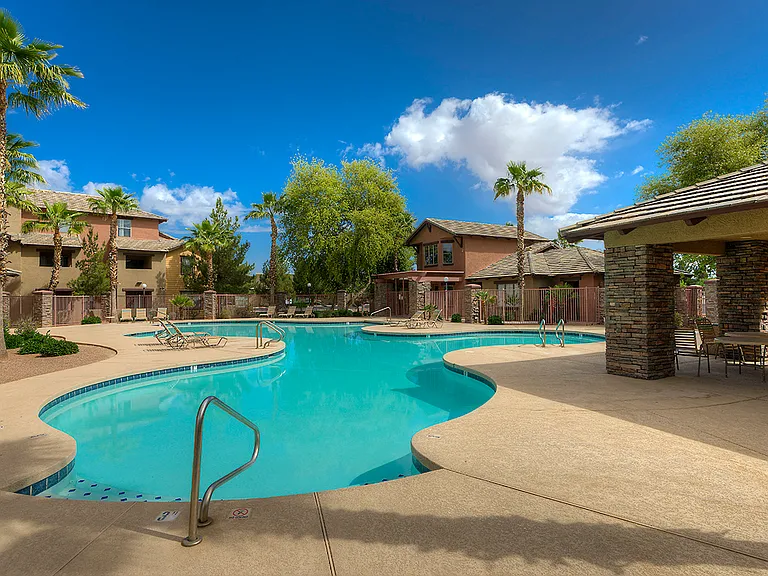 San Clemente Apartments — Photo 7