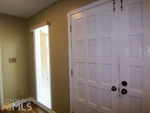 4th image of 393 Club View Dr