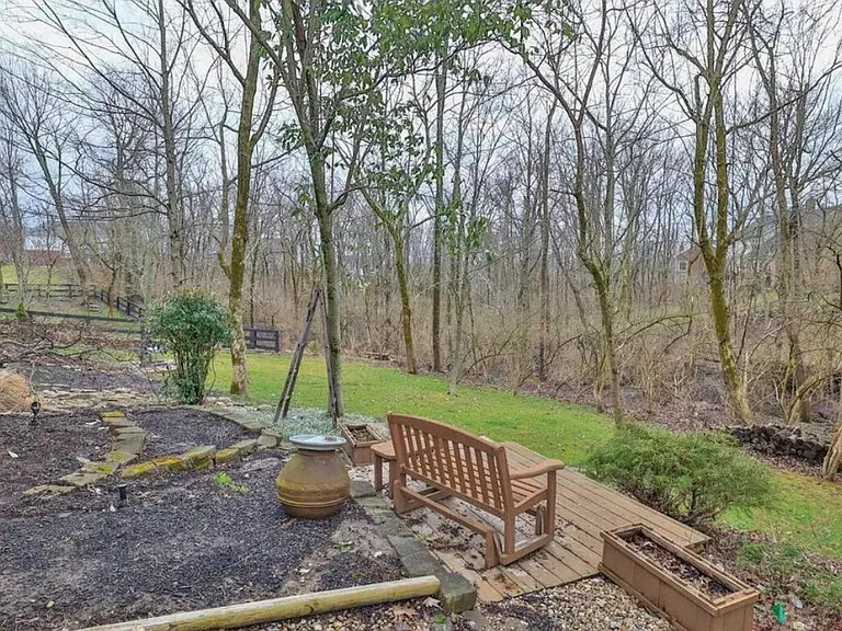 1972 Wedgewood Ln — Photo 31