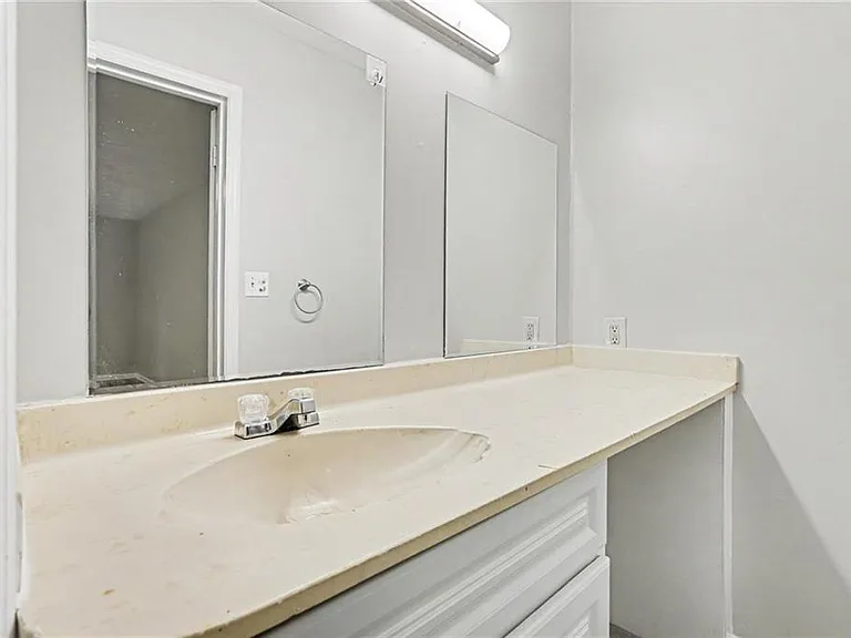 3743 Poplar Dr — Photo 13