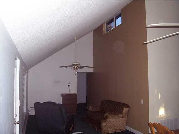 4th image of 104 General Washington Blvd