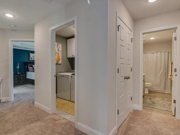 533 Fermoy Ln — Photo 25