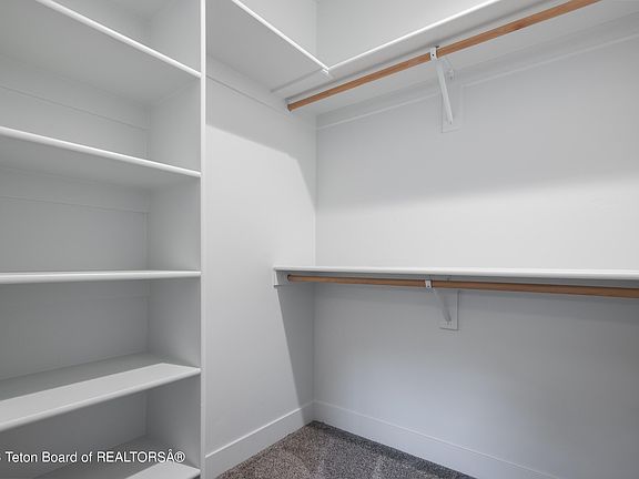 5th image of 302 Snake River Dr Unit 2