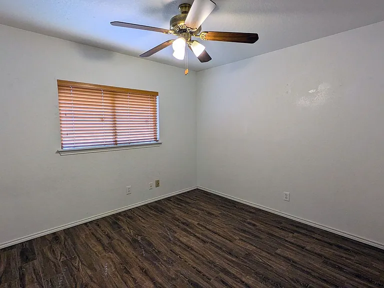 5015 Viking Coral — Photo 19