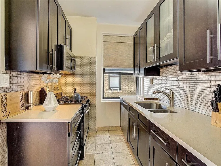 2600 Kennedy Blvd #8L — Photo 6
