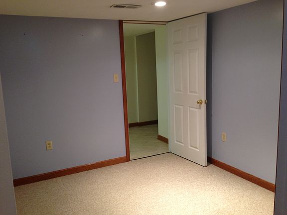 3rd image of 112 N Crestview Dr
