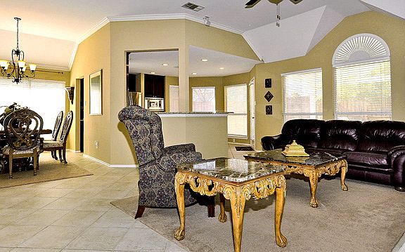 4th image of 5501 Hill Haven Ct