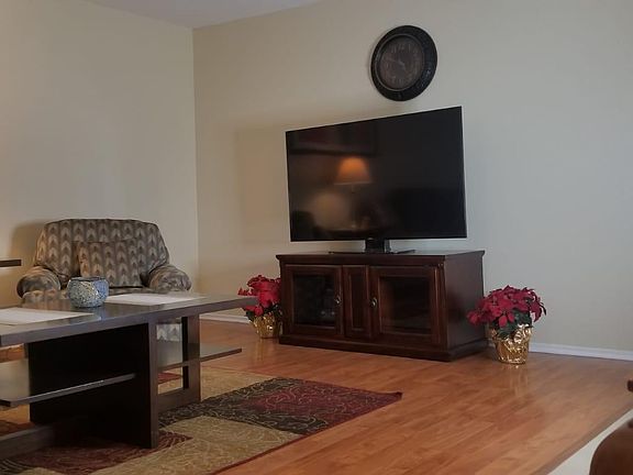 5th image of 4072 W 135th St #C