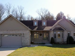 67 Sunset Dr, Jumping Branch, WV 25969