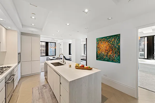 Rented by SERHANT. | media 15