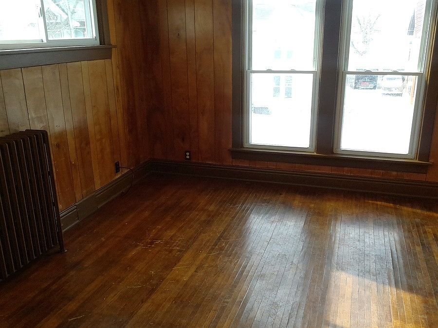 1st image of 113 Linn St