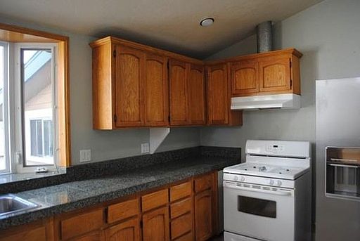 5th image of 3485 Altadena Ave