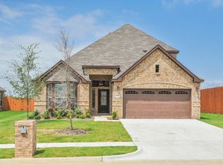 909 Gray Wash Dr, Saginaw, TX 76179
