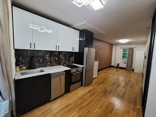 Rented by PL Realty | media 1