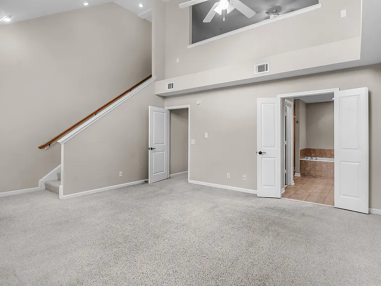 125 Ventura Pl — Photo 23