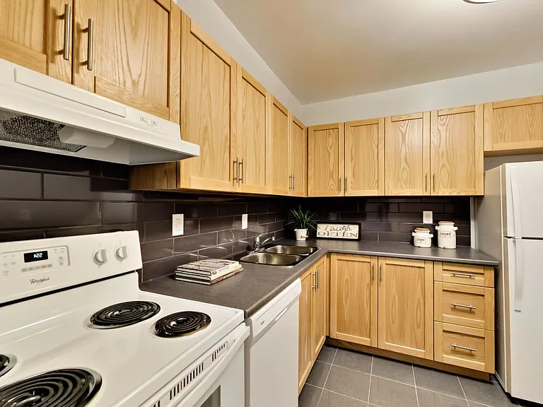 660 Briar Hill Ave #103 — Photo 13