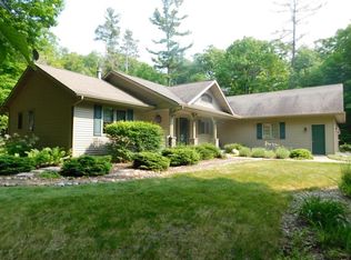 6084 Bluff Ledge Rd, Sturgeon Bay, WI 54235