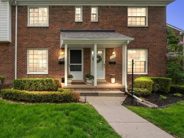 22959 Gary Ln, Saint Clair Shores, MI 48080