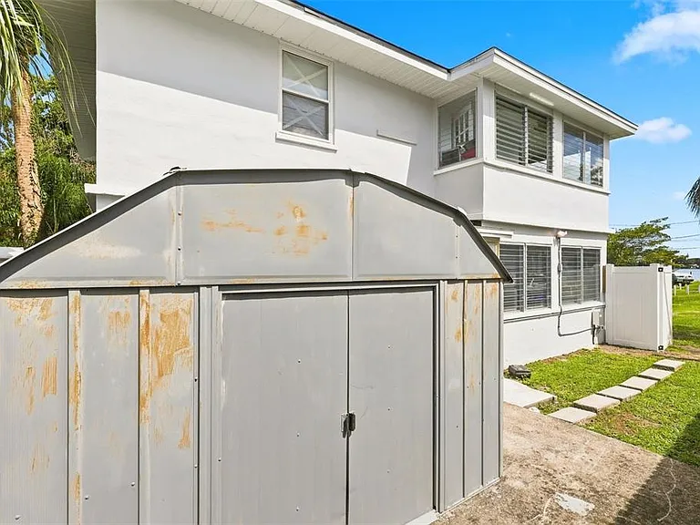 1812 Killarney Dr — Photo 25