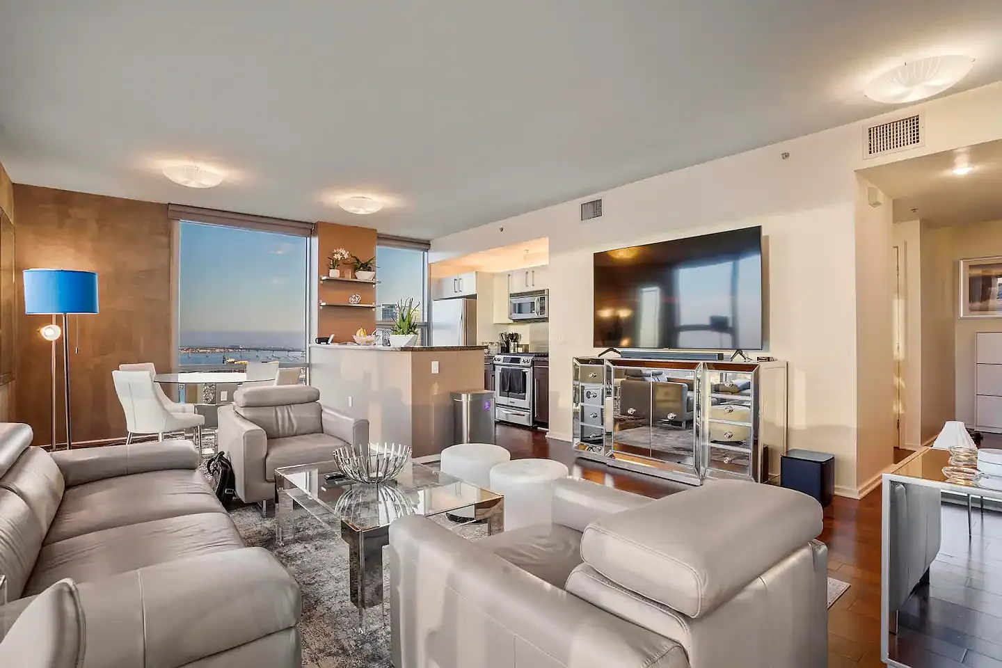 2 bed, 2.0 bath, $6,125 — Photo 1