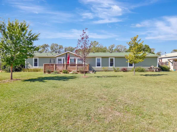 8331 N 94th St W, Valley Center, KS 67147