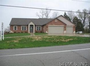 1237 Lakeview Dr, Waterloo, IL 62298