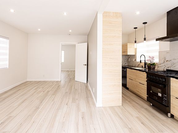 3rd image of 1224 22nd St APT A