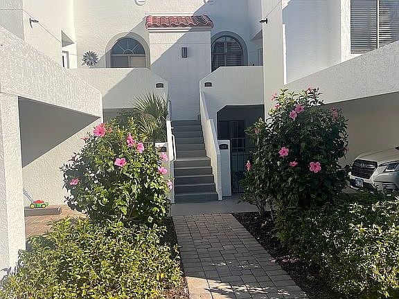 2nd image of 637 Beachwalk Cir APT 202