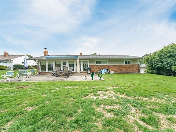 2nd image of 24285 Fairmount Blvd