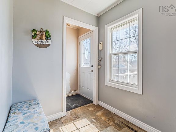 3rd image of 56 Regent St